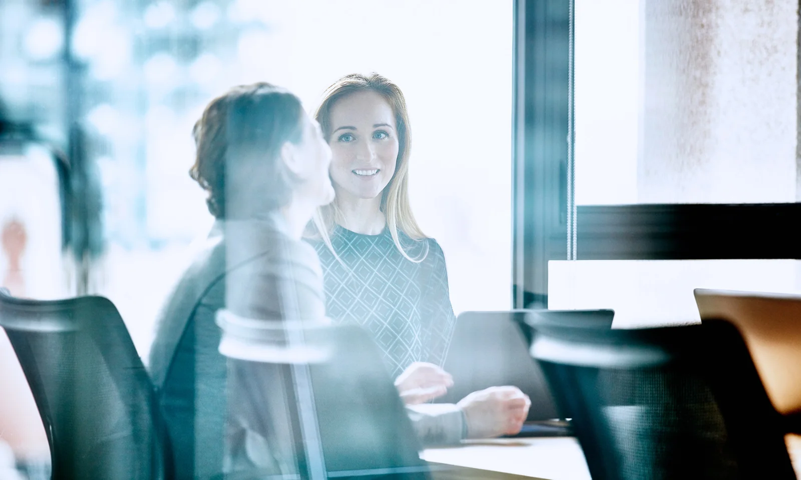 smaragd-key-visual-transaction-monitoring.jpg smaragd-key-visual-transaction-monitoring.jpg